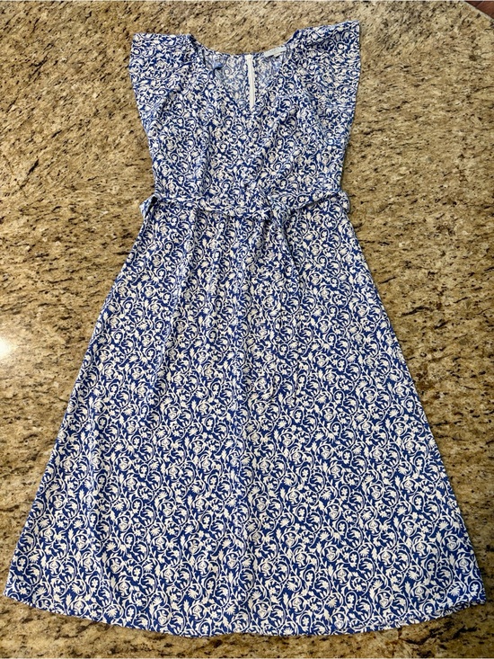 LOFT Dresses & Skirts - LOFT 10 Petite Blue Floral Dress with Waist Tie